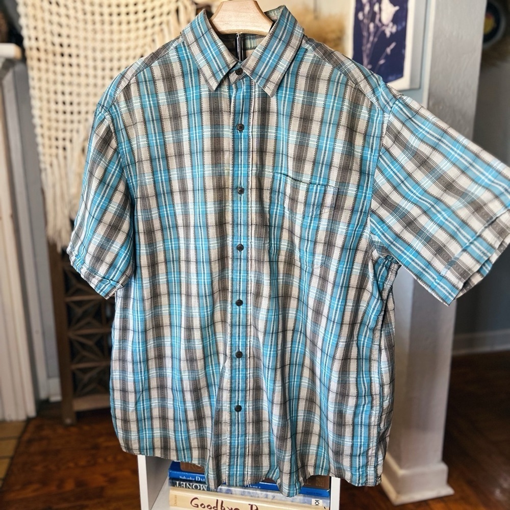 Austin Clothing Company Blue and Tan Plaid Short Sleeve Button Up